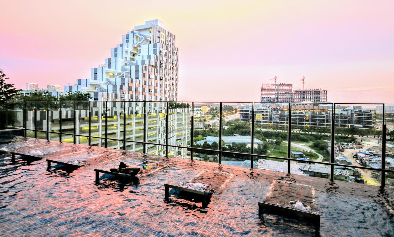 Solstice Service Apartment Cyberjaya Wifi Netflix Klia Buitenkant foto