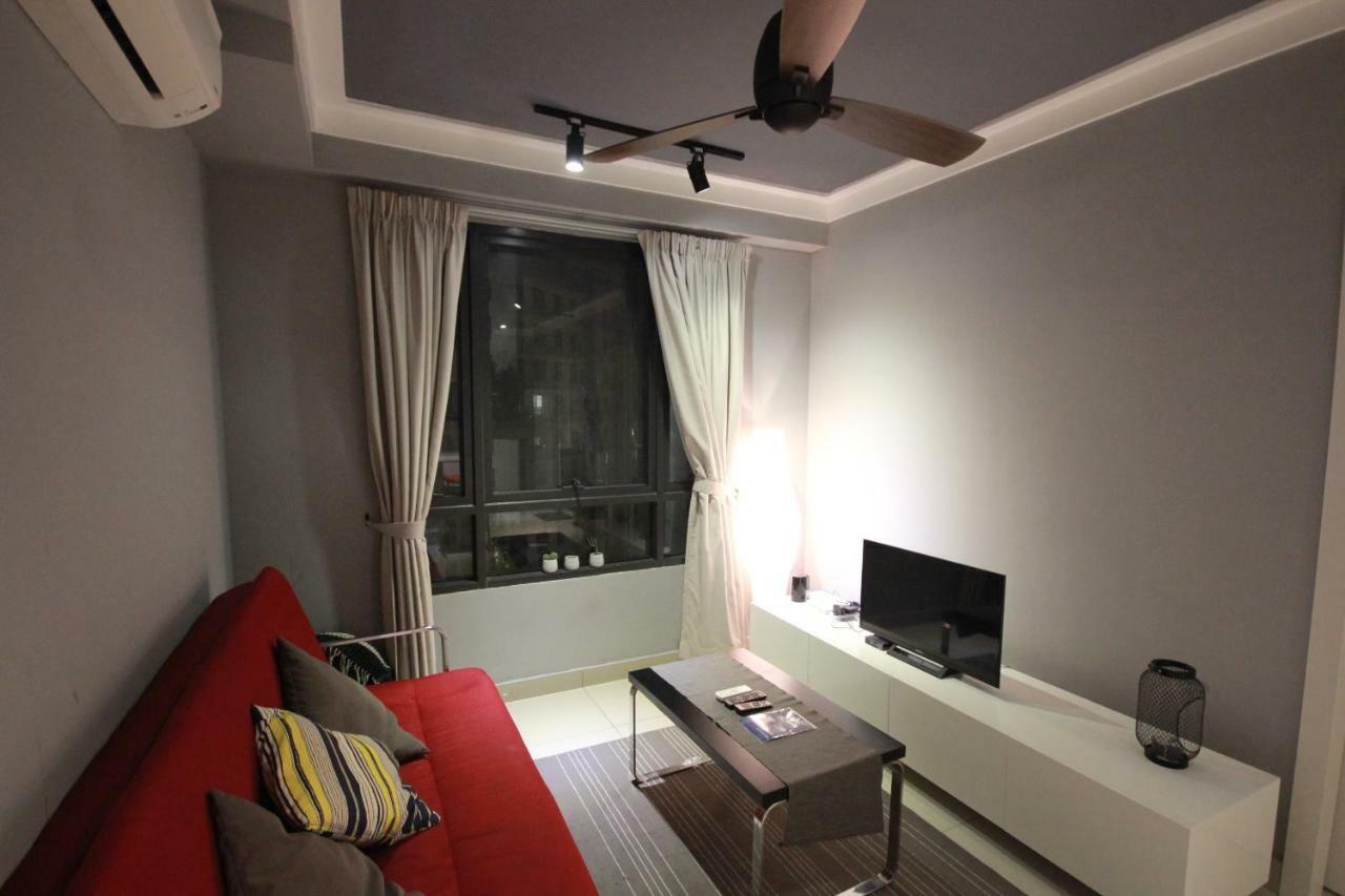 Solstice Service Apartment Cyberjaya Wifi Netflix Klia Buitenkant foto